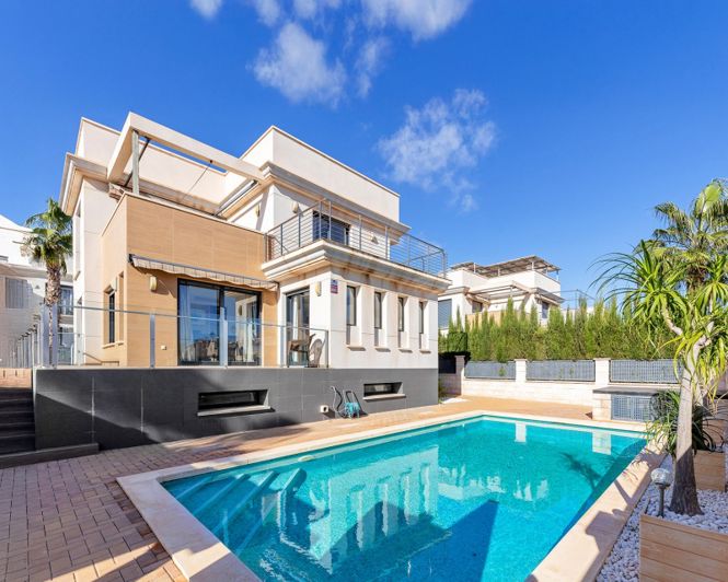 Image No.2-Villa de 5 chambres à vendre à La Zenia