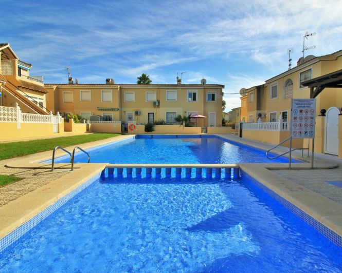 Image No.2-Maison de ville de 3 chambres à vendre à Villamartin