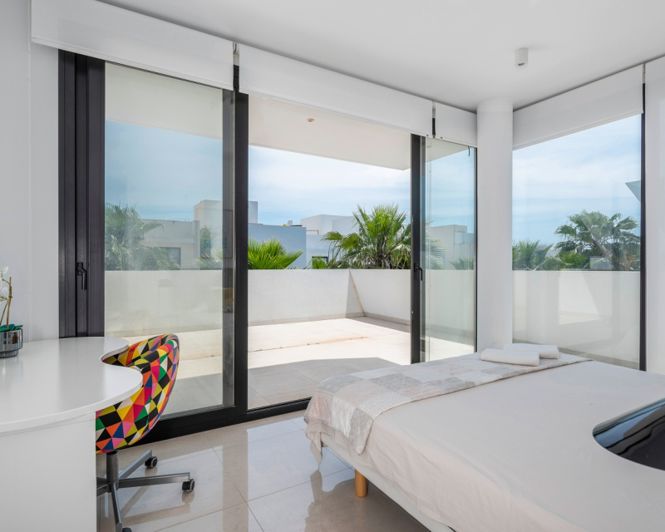 Image No.18-4 Bed Villa for sale