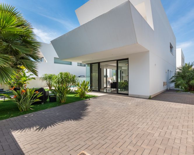 Image No.35-4 Bed Villa for sale