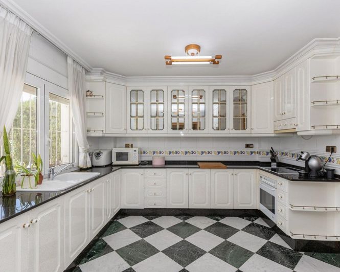 Image No.12-5 Bed Villa for sale