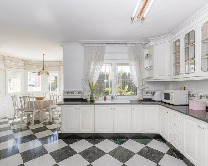 Image No.13-5 Bed Villa for sale