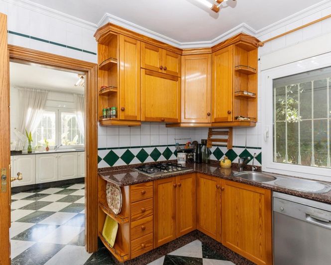 Image No.17-5 Bed Villa for sale