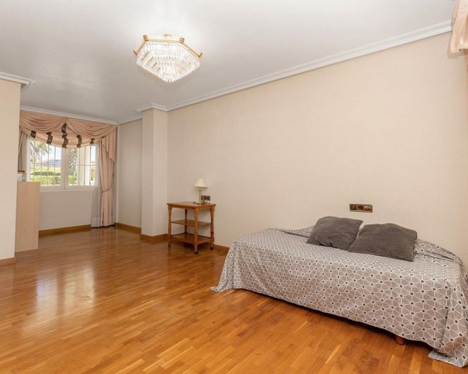 Image No.22-5 Bed Villa for sale