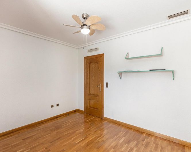 Image No.29-5 Bed Villa for sale