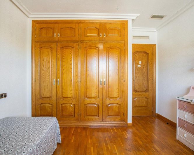 Image No.32-5 Bed Villa for sale