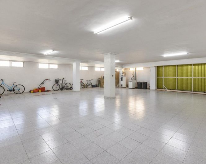 Image No.48-5 Bed Villa for sale