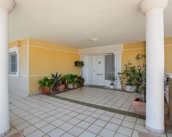 Image No.5-5 Bed Villa for sale