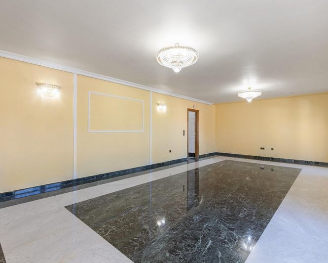 Image No.9-5 Bed Villa for sale