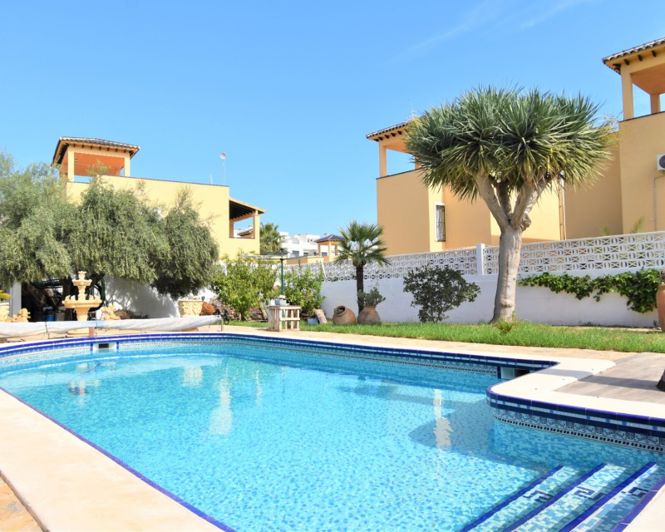 Image No.1-4 Bed Villa for sale