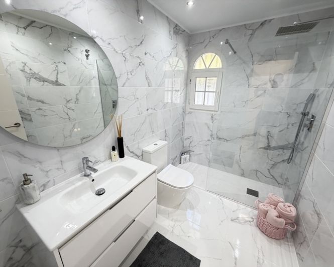 Image No.10-3 Bed Villa for sale