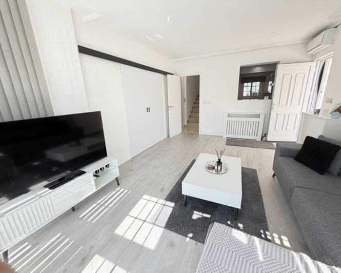 Image No.2-3 Bed Villa for sale