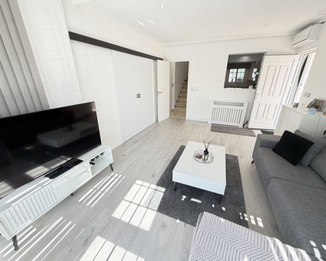 Image No.4-3 Bed Villa for sale