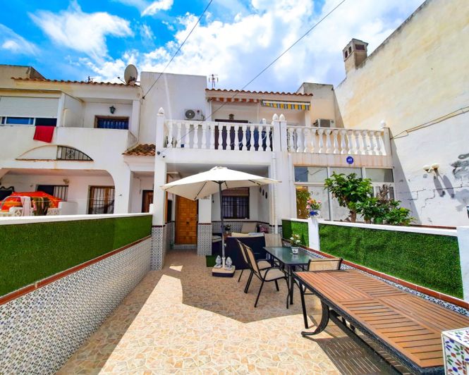 Image No.1-Maison de ville de 2 chambres à vendre à Torrevieja