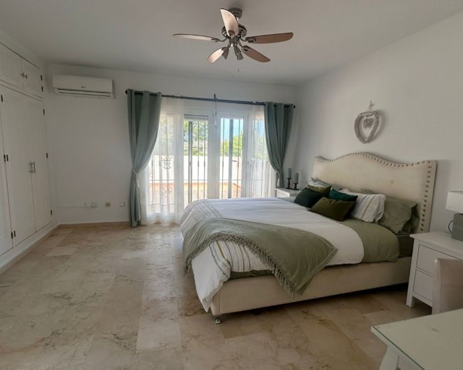 Image No.15-5 Bed Villa for sale