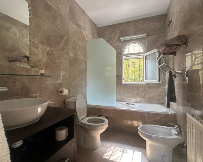 Image No.28-5 Bed Villa for sale