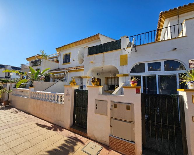 Image No.1-3 Bed Townhouse for sale