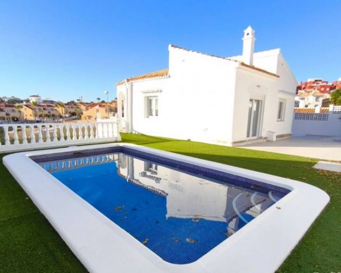 Image No.1-4 Bed Villa for sale