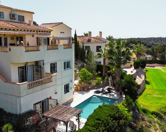 Image No.1-4 Bed Villa for sale