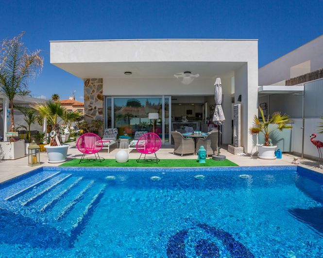 Image No.1-3 Bed Villa for sale