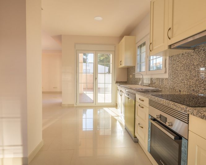 Image No.10-4 Bed Villa for sale