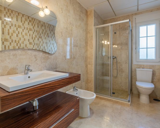 Image No.15-4 Bed Villa for sale