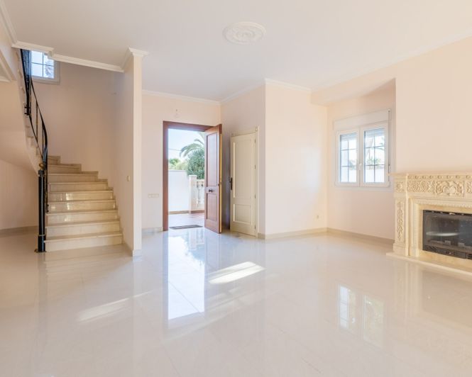 Image No.3-4 Bed Villa for sale