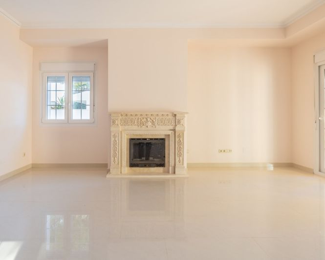 Image No.4-4 Bed Villa for sale