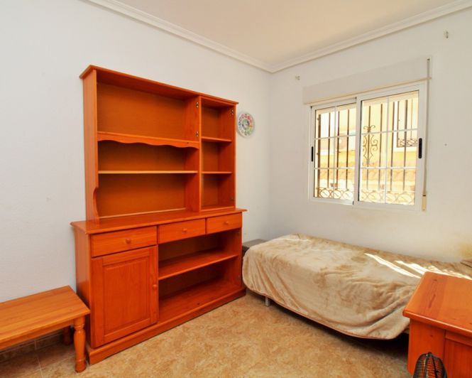 Image No.18-3 Bed Townhouse for sale