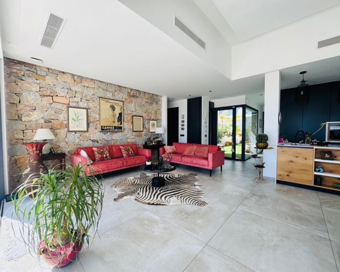 Image No.3-3 Bed Villa for sale