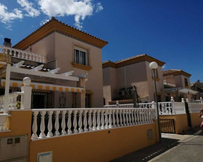 Image No.1-Villa de 3 chambres à vendre à Villamartin