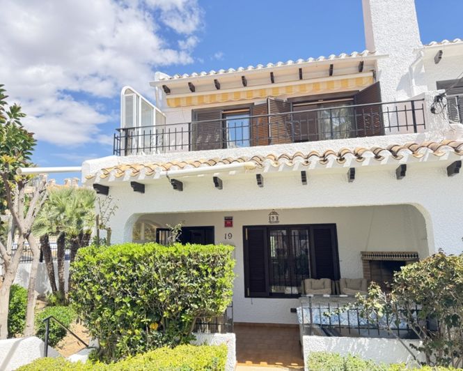 Image No.1-3 Bed Townhouse for sale