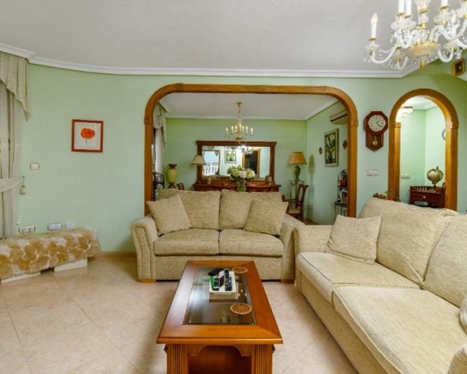 Image No.2-Villa de 2 chambres à vendre à Torrevieja