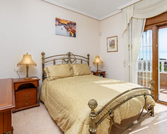 Image No.3-Villa de 2 chambres à vendre à Torrevieja