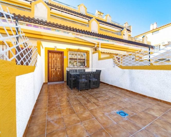 Image No.1-3 Bed Townhouse for sale