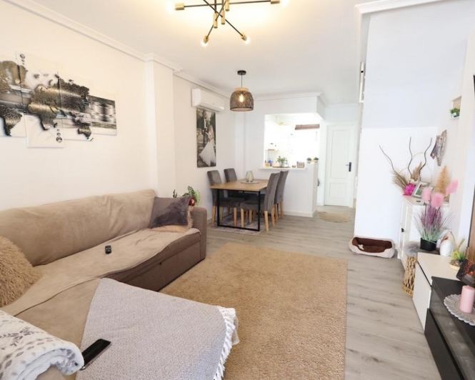 Image No.8-2 Bed Townhouse for sale