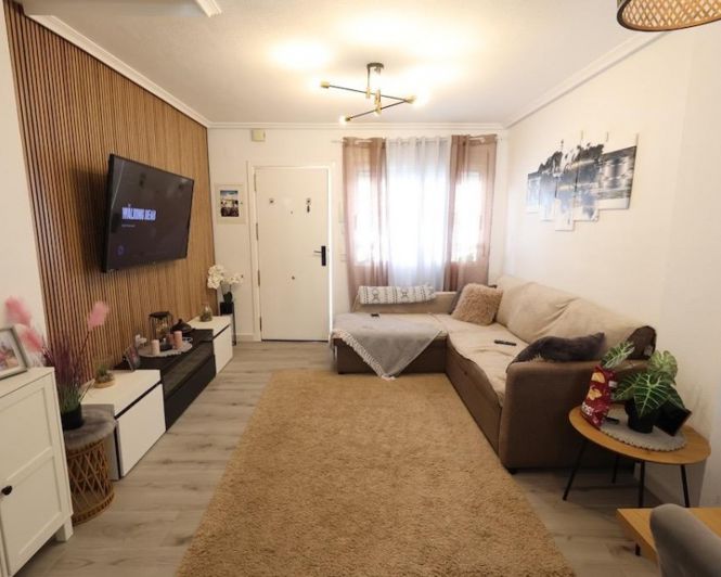 Image No.9-2 Bed Townhouse for sale