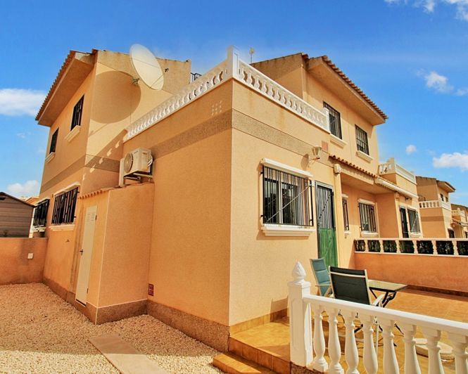 Image No.1-3 Bed Townhouse for sale