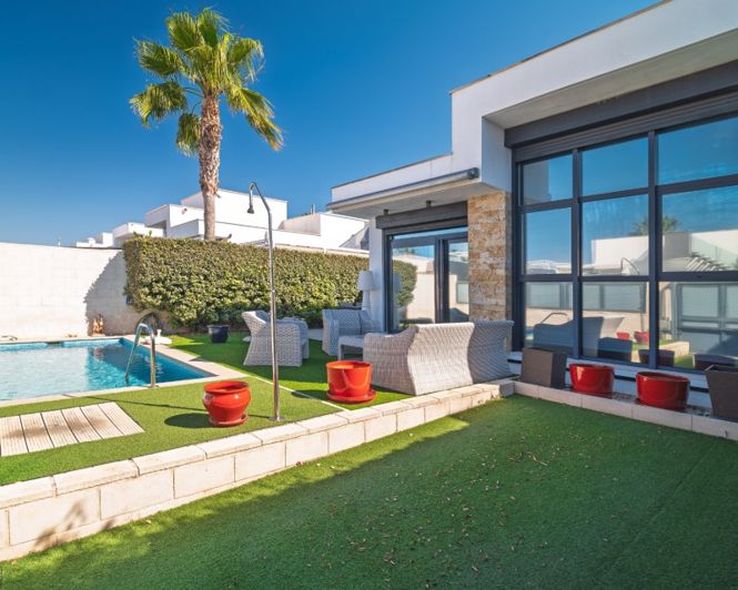 Image No.1-3 Bed Villa for sale