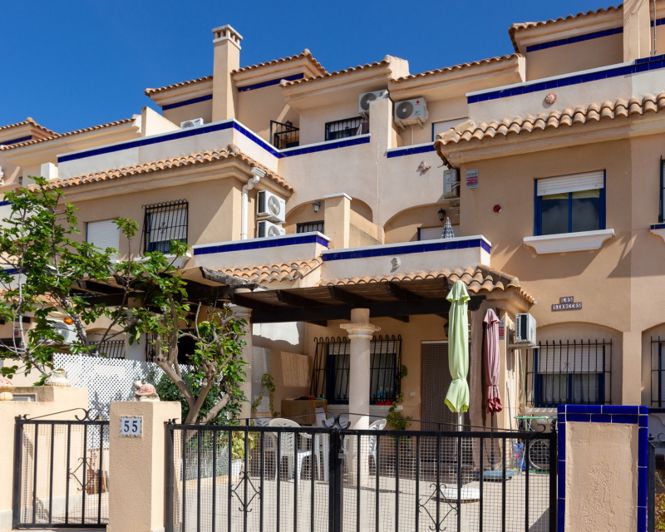 Image No.1-3 Bed Townhouse for sale