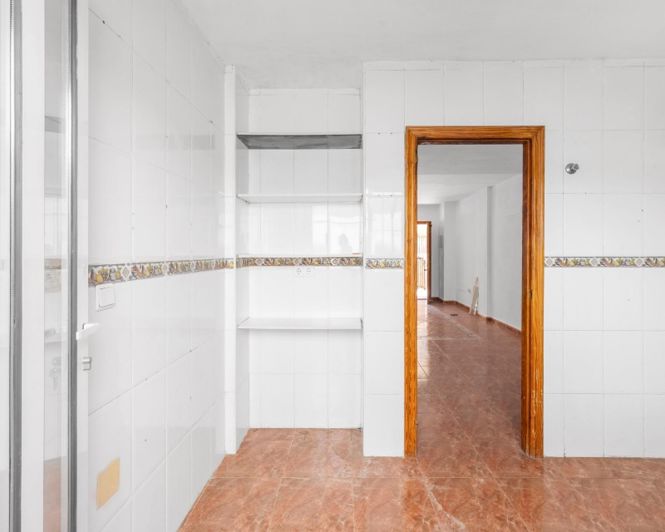 Image No.12-3 Bed Townhouse for sale