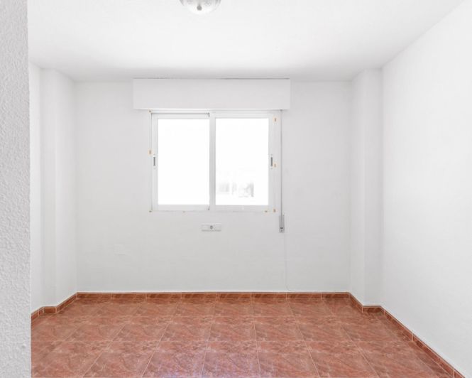 Image No.17-3 Bed Townhouse for sale