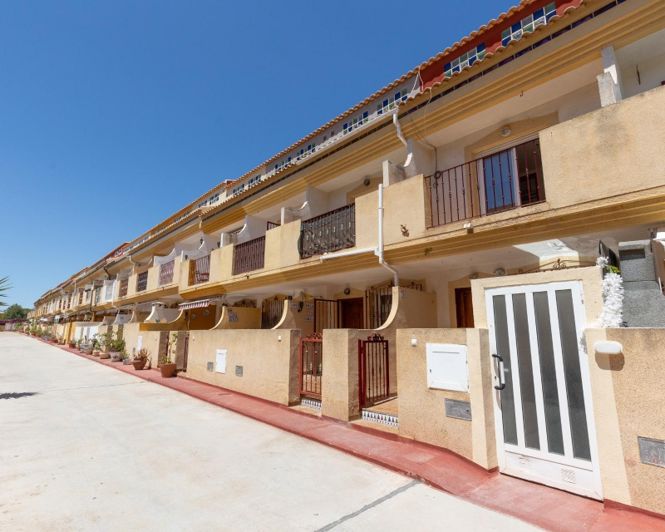 Image No.2-3 Bed Townhouse for sale