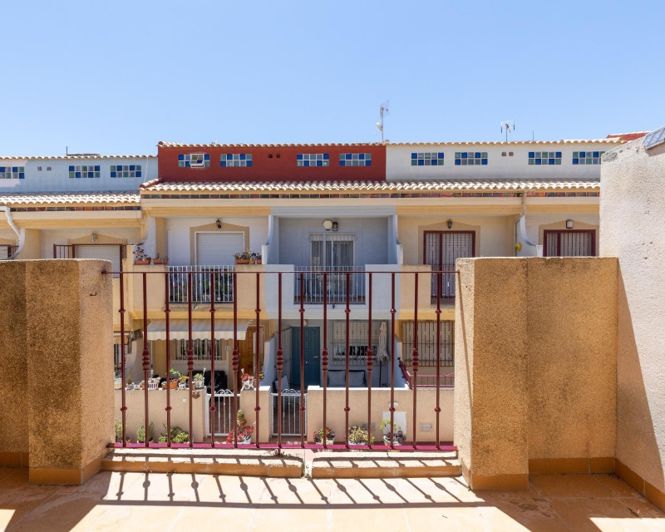 Image No.22-3 Bed Townhouse for sale