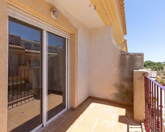 Image No.23-3 Bed Townhouse for sale