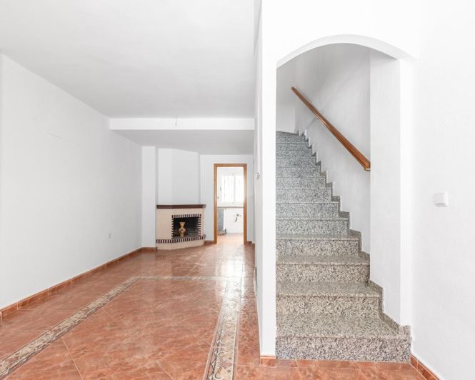 Image No.5-3 Bed Townhouse for sale