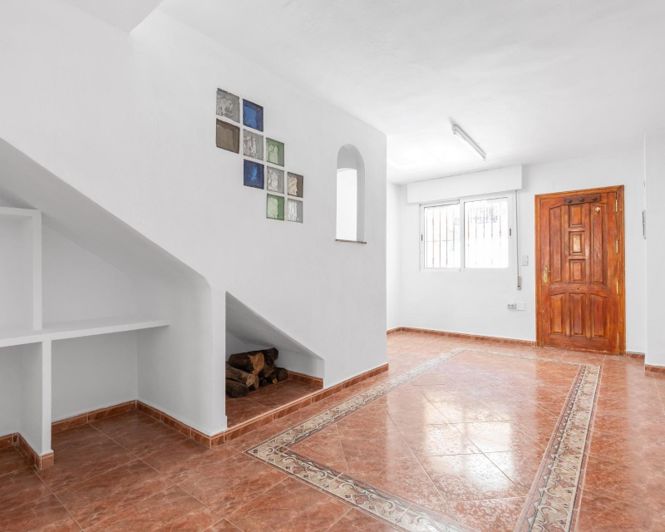 Image No.8-3 Bed Townhouse for sale