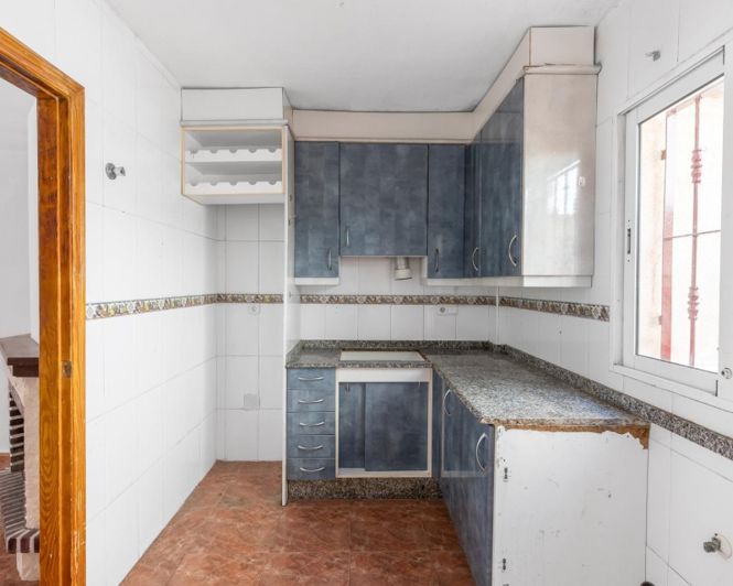 Image No.9-3 Bed Townhouse for sale