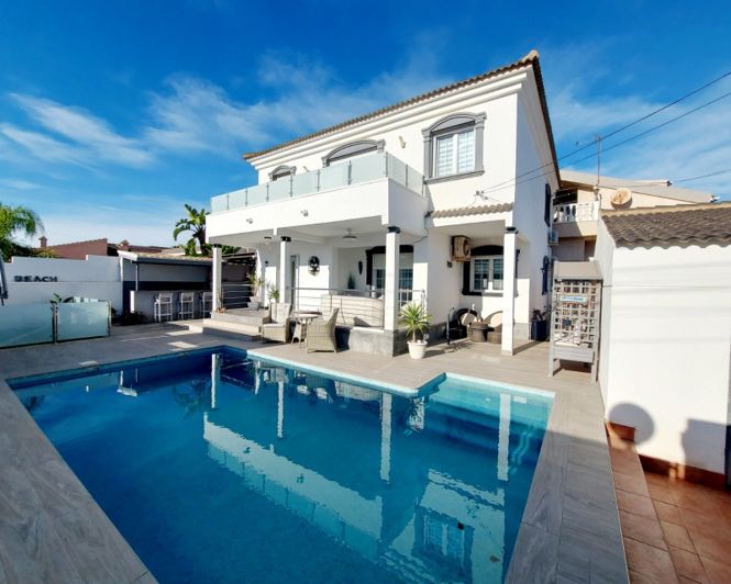 Image No.1-5 Bed Villa for sale