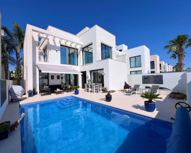 Image No.1-3 Bed Villa for sale